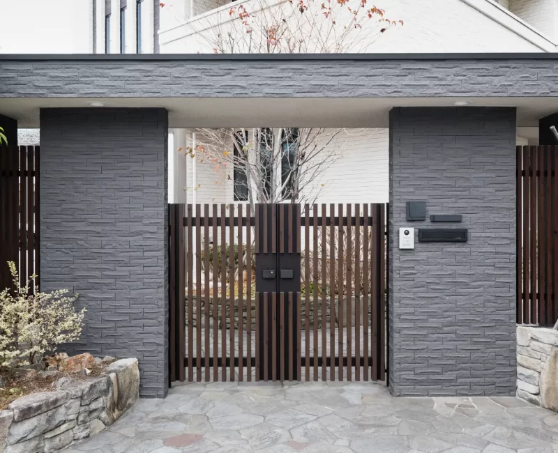 side-entrance-with-fence